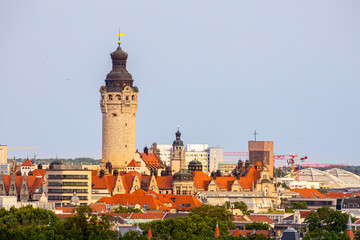 Blick vom Wackelturm auf das Neue Rathaus Leipzig