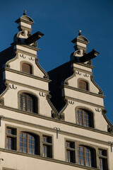 Fototapeta premium Fassaden alter Häuser am Alter Markt in Köln