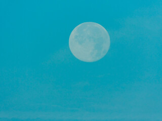 Der Mond am südlichen Himmel am Morgen © silbertaler