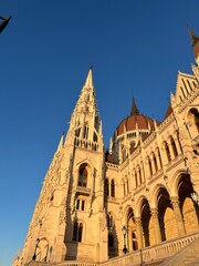 Fototapeta premium Hungarian parliament viewed from below