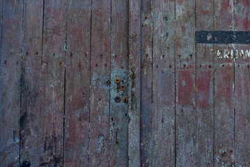 Saint-Malo en hiver, porte en bois