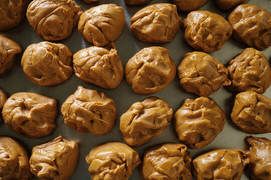 Dulce de leche balls