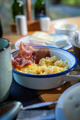 Desayuno, huevos revueltos