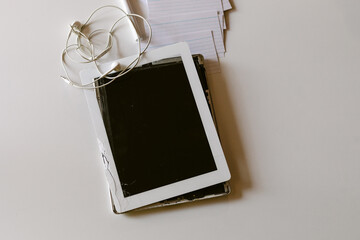 Cracked screen tablet