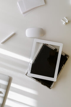  Cracked Tablet Desk