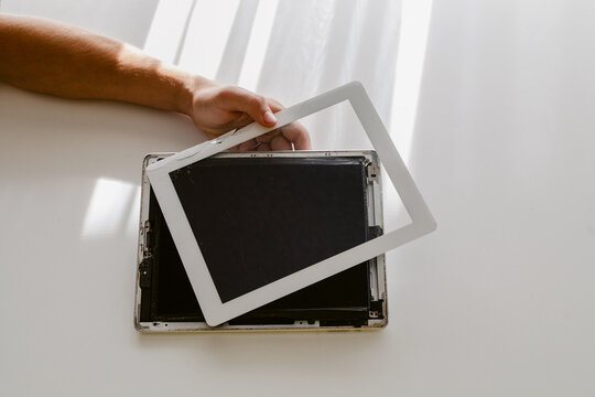 Repairing cracked tablet screen