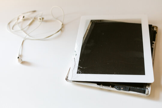 Tablet Cracked Glass