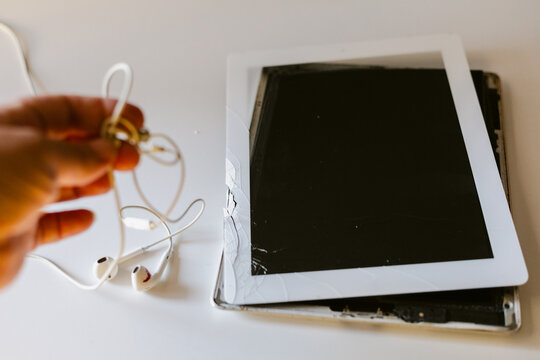 Tangled Earbuds Tablet