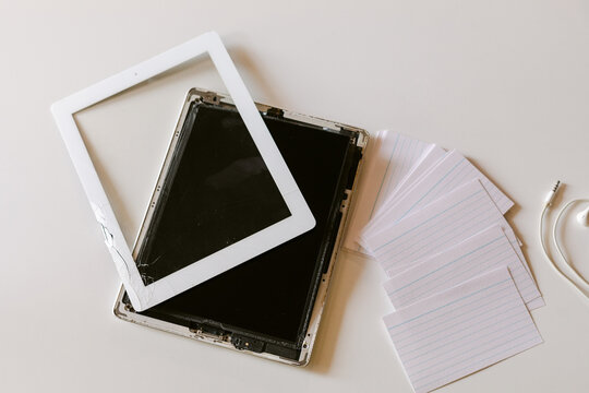  Displaced tablet frame