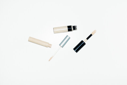 Beauty cosmetic makeup product coverage concealers with flash