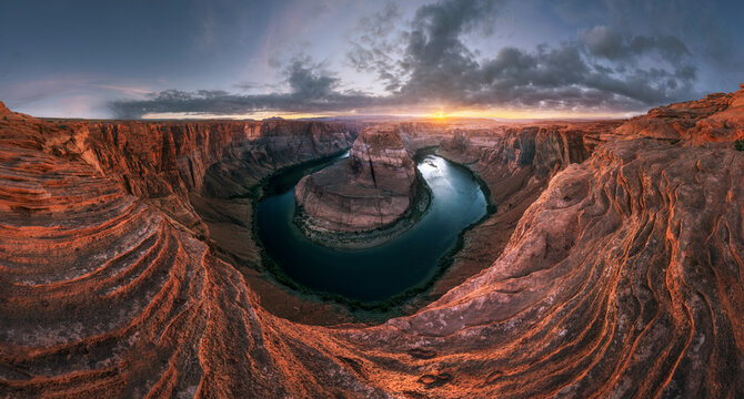 The iconic Horseshoe Bend in Arizona at sunset