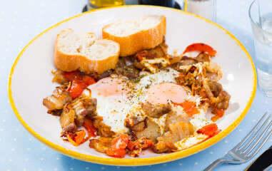 Hearty breakfast - Scrambled eggs with brisket and vegetables