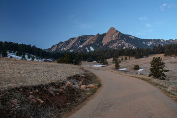 Boulder road color