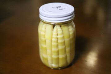 瓶詰した根曲がり竹