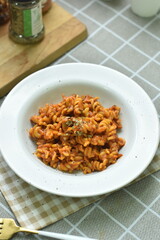 pasta with spicy barbecue seasoning looks delicious, with the right level of doneness