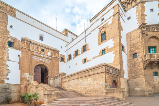 Casablanca, Maroc - 22 octobre 2024 : Mahkama of Pacha dans le quartier historique des Habous &agrave; Casablanca au Maroc.	