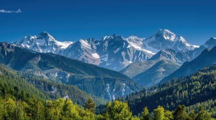 Obraz premium Majestic Mountain Landscape with Lush Green Forest and Clear Sky