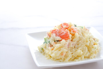 定番のお惣菜のポテトサラダ