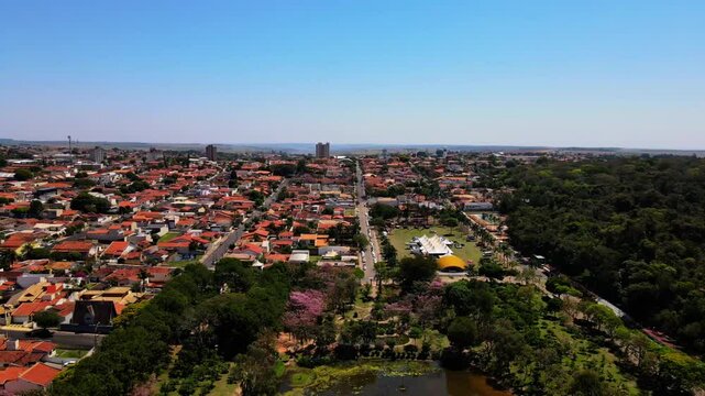 Video horizontal da cidade de Gar&ccedil;a interior de S&atilde;o Paulo, cidade de produ&ccedil;&atilde;o de caf&eacute;s