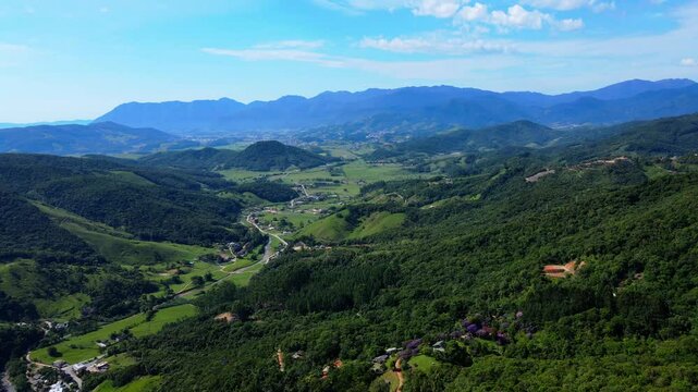 Video horizontal 4k do Interior de Palho&ccedil;a em Santa Catarina, litoral catarinense