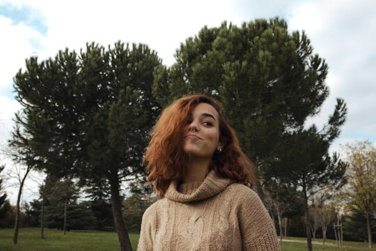 Chica en los parques de Madrid (Fuenlabrada)