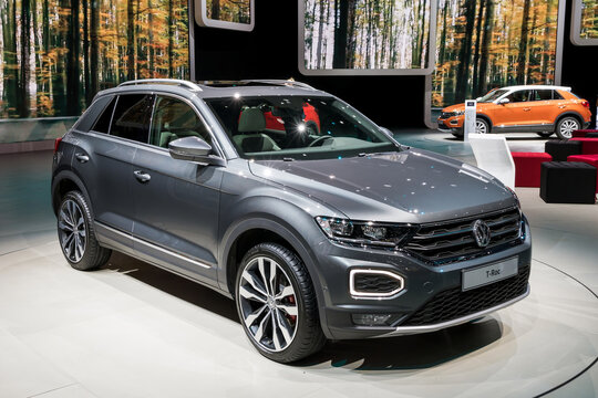 Volkswagen T-Roc car