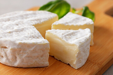 カマンベールチーズ　Camembert cheese