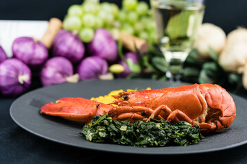 Surf and Turf mit Filetsteak und Hummer