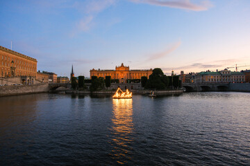 スウェーデン ストックホルム 夕暮れの国会議事堂