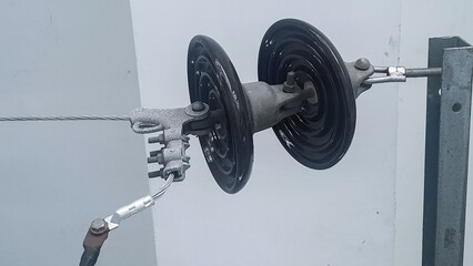 insulators in electrical networks