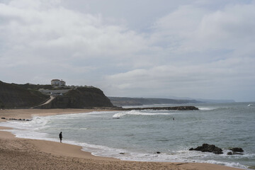 Playas de Cascais a Estoril
Durante todo el camino costero desde Cascais hasta Estoril hay varias playas, como la Praia da Conceição, da Duquesa (estas dos se separan durante marea alta pero están uni