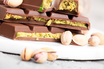 Trend Dubai chocolate with pistachio paste and kataifi dough.