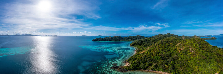 Fototapeta premium Sea coast of tropical island. Sea island panorama