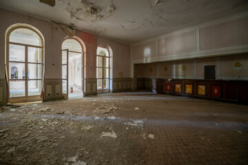 The Forgotten Haunted Old Abandoned Grand Hotel of Northern Italy