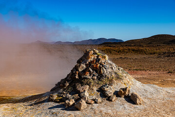 Namaskard hot springs and many other curious attractions, offers an otherworldly landscape marked by volcanic activity, bubbling mud pots, and steam vents. In Iceland