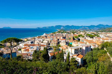Obraz premium View on medieval small touristic coastal town Sperlonga and sea shore, Latina, Italy