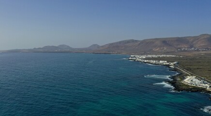 Fototapeta premium plage à Arrieta sur le littoral de Lanzarote dans les îles canaries