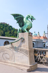 Obraz premium The stone dragon on the bridges of Ljubljana is a reminder that it is its symbol.