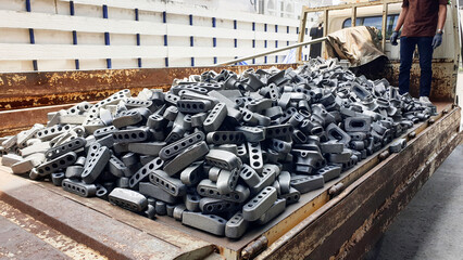 Anchorage clamp for strand wire in post tensioning structures