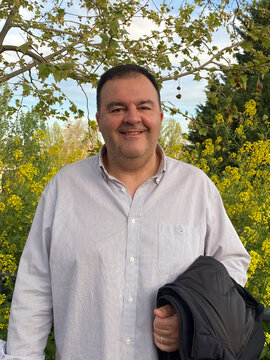 HOMBRE MORENO ESPA&Ntilde;A 52 A&Ntilde;OS 2024 HOMBRE EUROPEO DARK MAN SPAIN 52 YEARS OLD 2024 EUROPEAN MAN