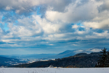 Obraz premium Blick vom Silberberg (bayerischer Wald) über Bodenmais ins Zellertal.