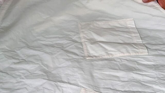 천연 염색 재료인 쪽풀로 쪽물 염색을 하는 과정 입니다.