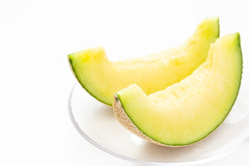 テーブルにみずみずしいメロン