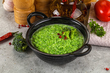 Dietari vegan broccoli cream soup