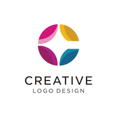 Obraz premium Initial letter C and bubble with overlapping color, Design template vector.