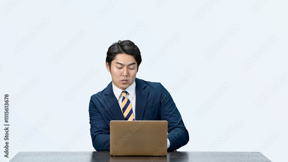 Aufkleber ビジネスマン、ビジネスパーソン、ノートパソコン、PC、メール、検索、ビジネス、人材、デスクワーク、事務、作業、男性、日本人、仕事、職場、エンジニア、システム、開発、DX、ダンサー、オフィス、デスク、プログラミング、プログラマー、ソフト、アプリ、インターネット、オンライン、web、リサーチ、アクティブ、忙しい、動画、編集、スーツ、デジタル、データ、サラリーマン、会社員、SE、キャンペーン、セール、ポ