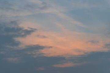 Fototapeta premium scena con il cielo al tramonto