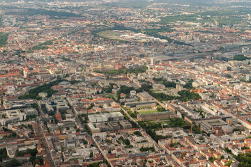 Obraz premium Munich city in Germany seen from a small plane