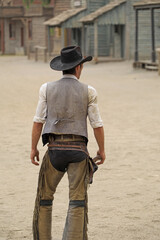 almería poblado del oeste vaquero preparado para hacer un duelo escenario de peliculas de vaqueros...