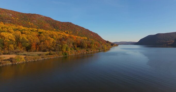 Hudson River Train Breakneck Wide